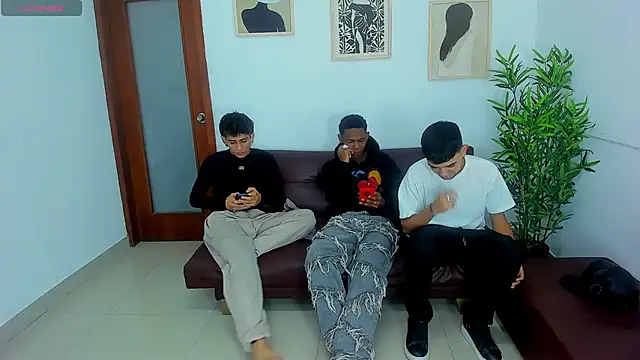 Snapshot of nobodyknows01 chatting on 02-25-26, 12:37 nobodyknows01 online show from 02-25-26, 12:37