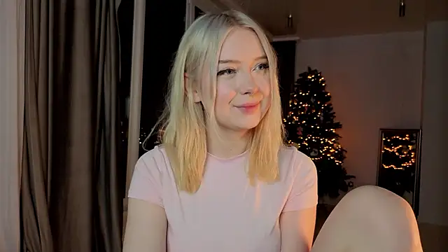 Snapshot of ChristinBland chatting on 02-27-26, 07:47 ChristinBland online show from 02-27-26, 07:47