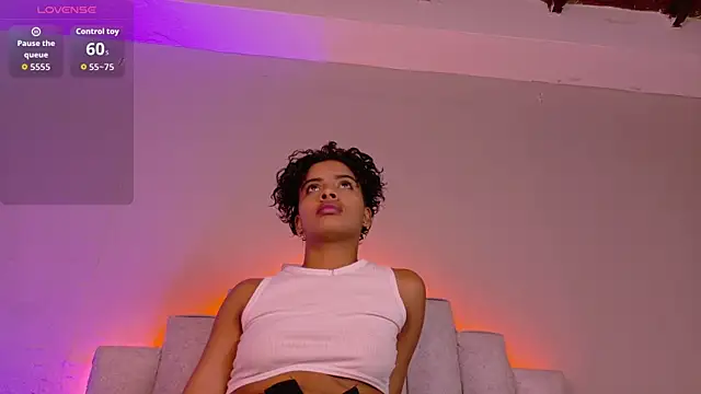 Snapshot of BeckaBlue chatting on 04-23-26, 01:02 BeckaBlue online show from 04-23-26, 01:02