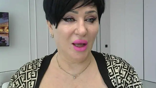 Snapshot of Kleotempt chatting on 05-14-26, 12:12 Kleotempt online show from 05-14-26, 12:12