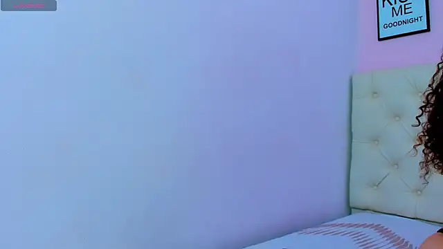 Snapshot of CassieBooker chatting on 03-04-26, 09:32 CassieBooker online show from 03-04-26, 09:32