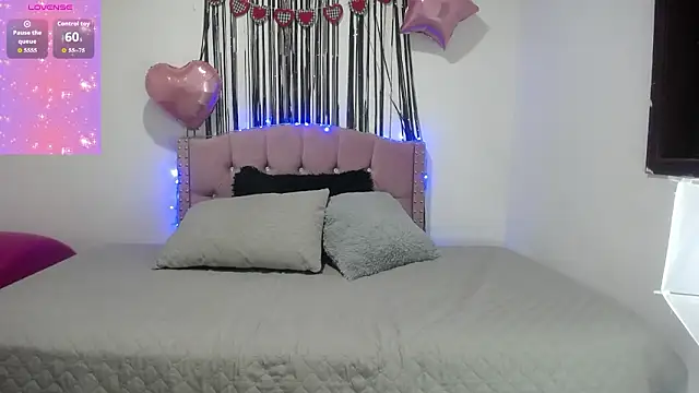 Snapshot of samantha_pym chatting on 02-27-26, 07:03 samantha pym online show from 02-27-26, 07:03