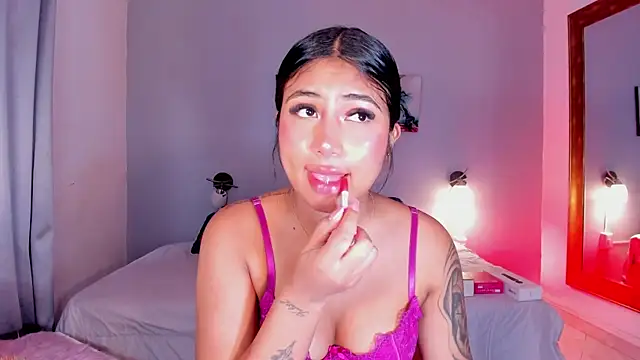 KimTaylorW online show from 07-18-26, 07:50