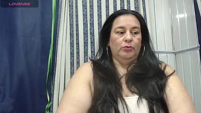 Snapshot of Sharlot_curvy chatting on 06-15-26, 04:09 Sharlot curvy online show from 06-15-26, 04:09
