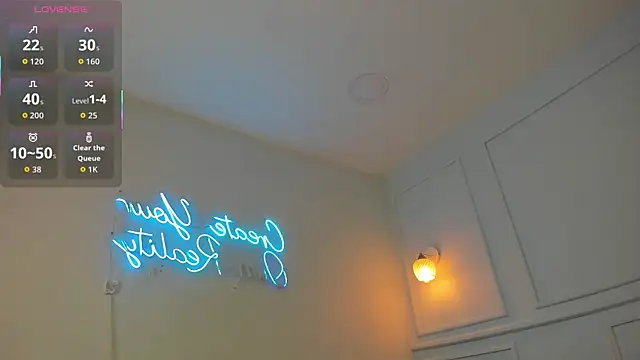 Snapshot of LeylaRusso chatting on 05-18-26, 07:31 LeylaRusso online show from 05-18-26, 07:31