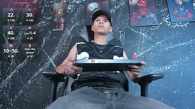 Snapshot of DylanRoyce_ chatting on 02-27-26, 01:00 DylanRoyce online show from 02-27-26, 01:00