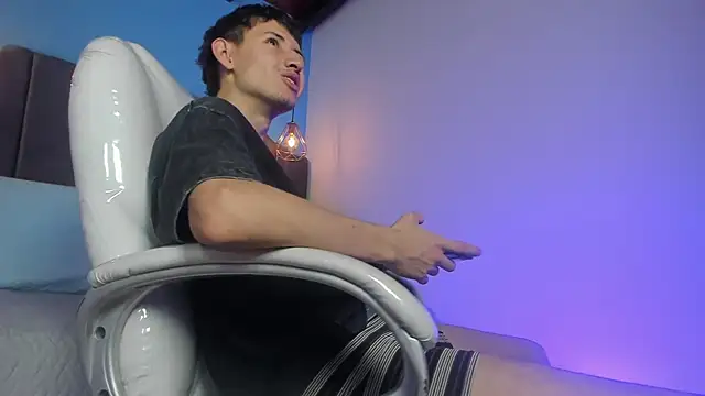 Snapshot of Dani_swagger chatting on 02-26-26, 08:30 Dani swagger online show from 02-26-26, 08:30