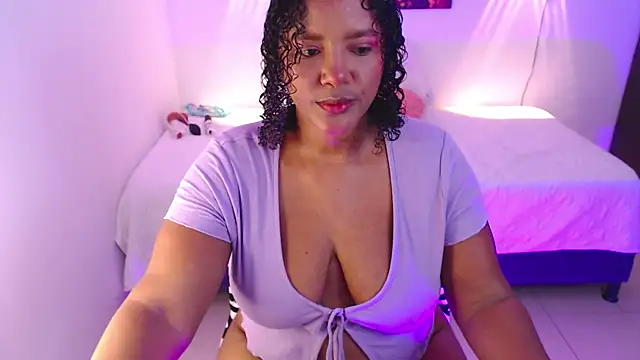 Snapshot of Bonnydopson07 chatting on 04-17-26, 12:52 Bonnydopson07 online show from 04-17-26, 12:52