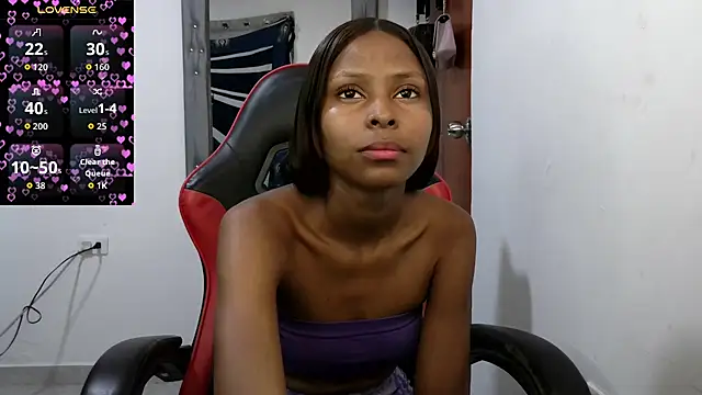 Snapshot of Dulce_camx chatting on 07-17-26, 03:24 Dulce camx online show from 07-17-26, 03:24