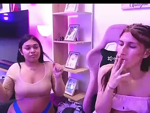 The Wicked Queens02 online show from 03-04-26, 06:30