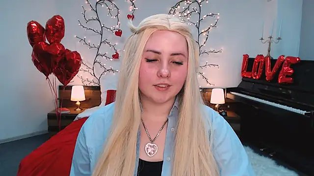 Snapshot of Hennessy_bunny chatting on 02-26-26, 08:08 Hennessy bunny online show from 02-26-26, 08:08