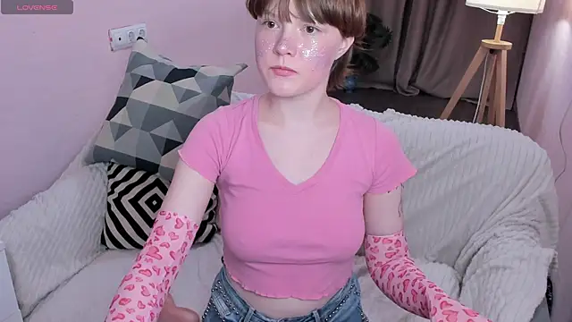  DreamLuna1  online show from 04-08-26, 09:53