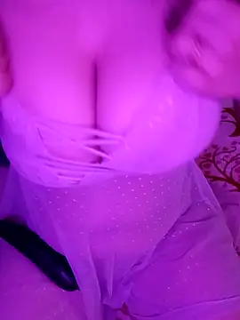 Snapshot of Lona_Hot chatting on 05-18-26, 09:48 Lona Hot online show from 05-18-26, 09:48