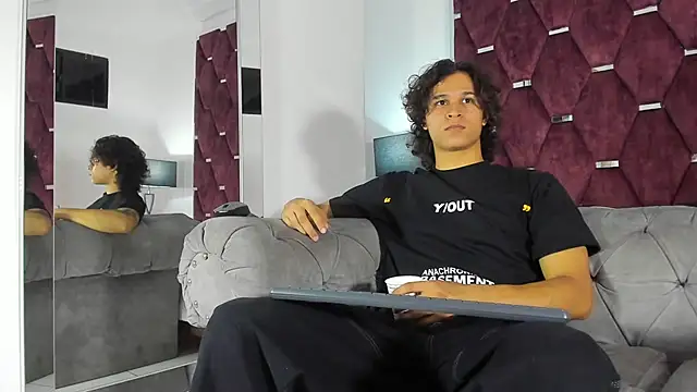 TonyBenedetti online show from 04-21-26, 08:01