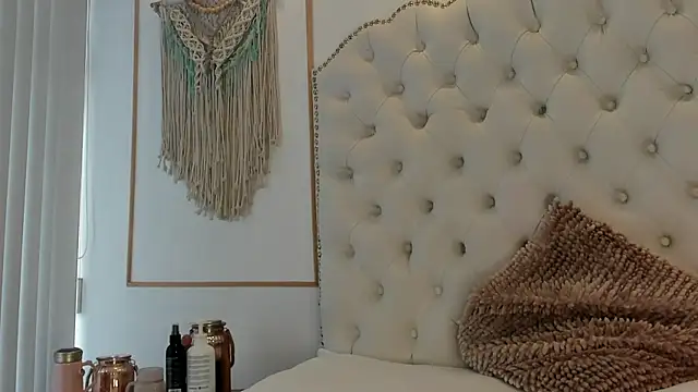 Sara funy online show from 02-25-26, 12:26