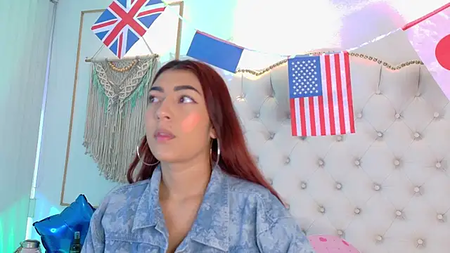 Snapshot of Sara_funy chatting on 06-15-26, 11:23 Sara funy online show from 06-15-26, 11:23