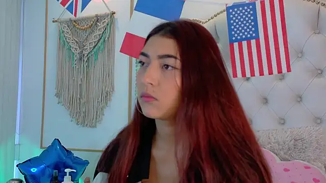 Snapshot of Sara_funy chatting on 06-19-26, 11:36 Sara funy online show from 06-19-26, 11:36