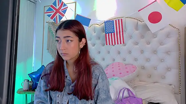 Snapshot of Sara_funy chatting on 06-30-26, 11:33 Sara funy online show from 06-30-26, 11:33
