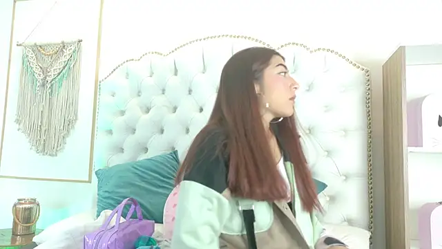 Snapshot of Sara_funy chatting on 07-15-26, 12:43 Sara funy online show from 07-15-26, 12:43