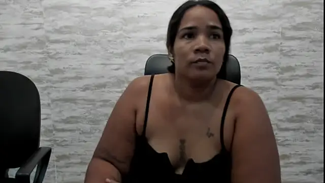 Snapshot of mariana_villa72 chatting on 06-05-26, 01:17 mariana villa72 online show from 06-05-26, 01:17