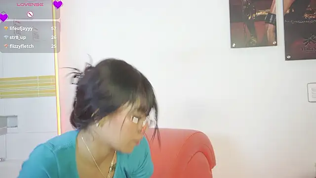 Snapshot of Petitte_Mussa chatting on 03-08-26, 02:04 Petitte Mussa online show from 03-08-26, 02:04