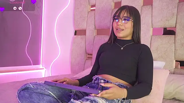 Snapshot of Petitte_Mussa chatting on 03-28-26, 04:01 Petitte Mussa online show from 03-28-26, 04:01