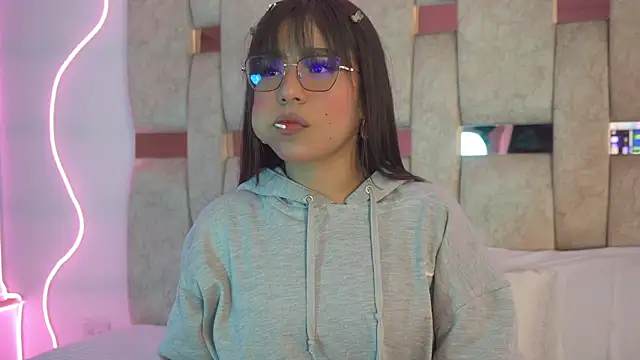 Snapshot of Petitte_Mussa chatting on 03-31-26, 03:41 Petitte Mussa online show from 03-31-26, 03:41