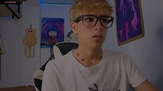 Snapshot of Ryan_sweet chatting on 02-27-26, 04:45 Ryan sweet online show from 02-27-26, 04:45