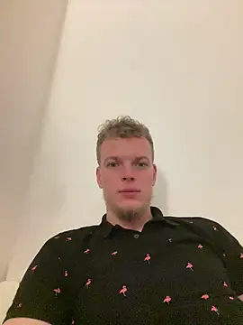 Snapshot of Dencchikk22 chatting on 02-24-26, 08:40 Dencchikk22 online show from 02-24-26, 08:40