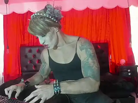 Lilith madame satan online show from 05-08-26, 07:08