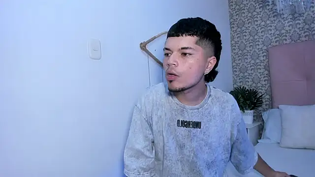 Snapshot of Briian__ chatting on 06-19-26, 07:50 Briian online show from 06-19-26, 07:50