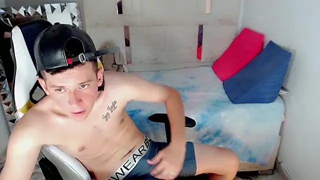 Snapshot of Stevan_andrez_ chatting on 02-25-26, 01:10 Stevan andrez online show from 02-25-26, 01:10