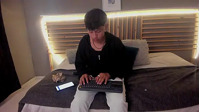 clark ken01 online show from 03-05-26, 09:11