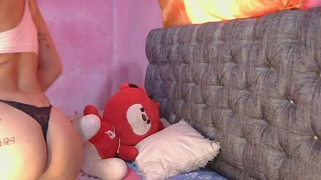 Snapshot of mia_luna88 chatting on 02-28-26, 08:54 mia luna88 online show from 02-28-26, 08:54