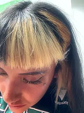 Sara 92 online show from 04-18-26, 07:07