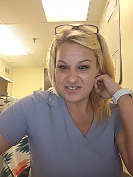 Snapshot of LadyB07 chatting on 07-15-26, 08:14 LadyB07 online show from 07-15-26, 08:14