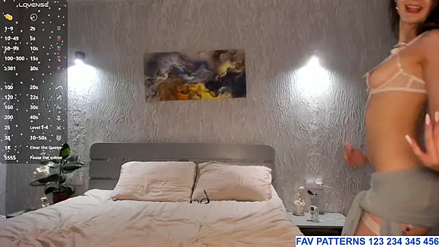 Snapshot of SophieShyy chatting on 06-08-26, 01:28 SophieShyy online show from 06-08-26, 01:28
