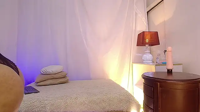 Snapshot of Assly_Love chatting on 03-11-26, 06:03 Assly Love online show from 03-11-26, 06:03