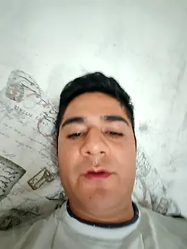 Snapshot of Hugaldo11 chatting on 05-09-26, 10:48 Hugaldo11 online show from 05-09-26, 10:48