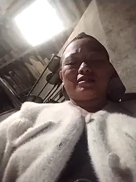 Snapshot of Lucie_Fuzk chatting on 02-25-26, 10:14 Lucie Fuzk online show from 02-25-26, 10:14