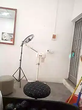 Ivy Trix2 online show from 04-09-26, 09:58