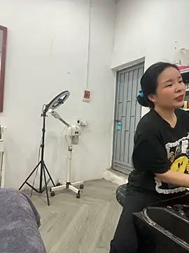 Ivy Trix2 online show from 04-15-26, 09:27