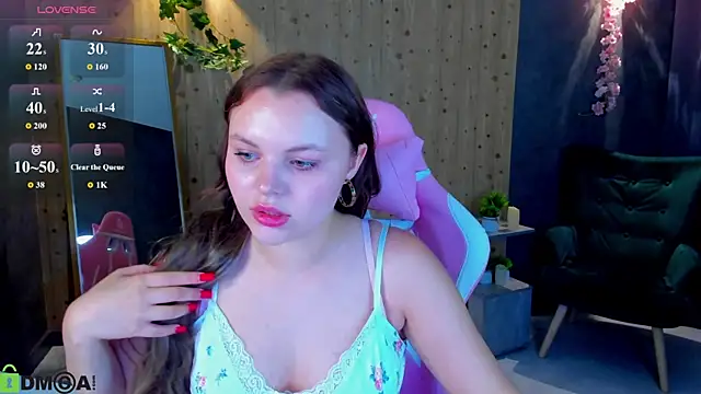 Snapshot of serinella_ chatting on 07-28-26, 10:54 serinella online show from 07-28-26, 10:54