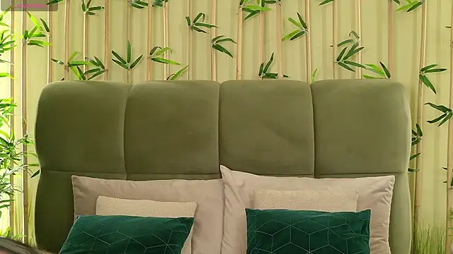 Snapshot of ErinEvans chatting on 06-12-26, 04:11 ErinEvans online show from 06-12-26, 04:11