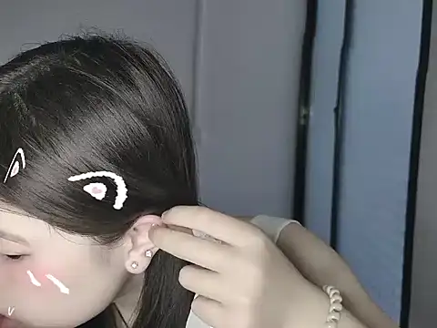 Snapshot of F-Yihao chatting on 03-09-26, 05:22 F-Yihao online show from 03-09-26, 05:22