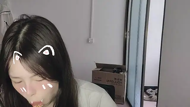 Snapshot of F-Yihao chatting on 03-24-26, 07:35 F-Yihao online show from 03-24-26, 07:35