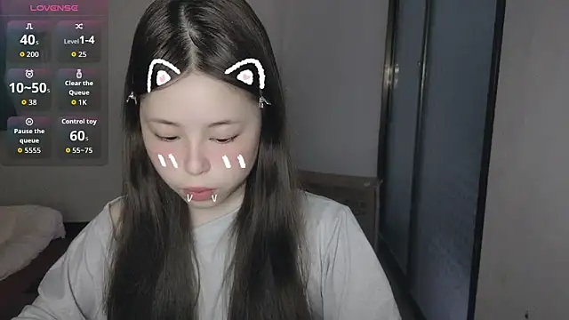 Snapshot of F-Yihao chatting on 04-03-26, 10:13 F-Yihao online show from 04-03-26, 10:13