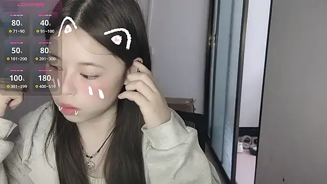 Snapshot of F-Yihao chatting on 04-10-26, 08:30 F-Yihao online show from 04-10-26, 08:30