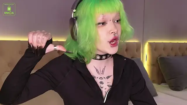 Sarah sinn online show from 03-07-26, 04:53