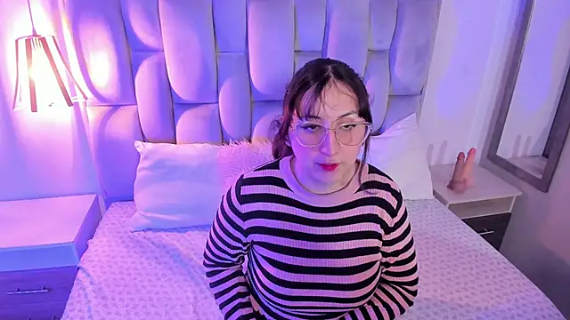 Snapshot of Maddie-LesYoux chatting on 03-31-26, 12:05 Maddie-LesYoux online show from 03-31-26, 12:05